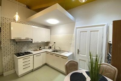 Comision 0%, Cladire Istorica, 4 camere, 134 mp, Renovat, Zona Sinaia - 12