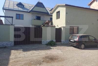 Casă cu 5 camere cu Teren 700 Mp în Central