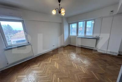 Apartament cu 4 camere decomandat în George Enescu - 3