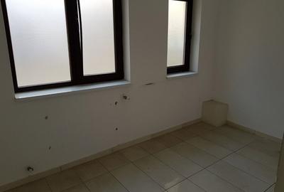 Casă cu 5 camere cu Teren 300 Mp în Intim - 5