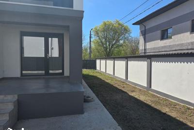 Casă cu 5 camere cu Canalizare în Palazu Mare - 11