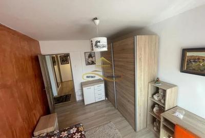 Apartament cu 3 camere decomandat în 9 Mai - 1