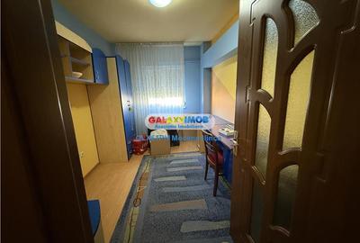 Apartament cu 4 camere decomandat, mobilat în 9 Mai - 17
