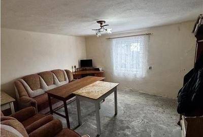 Casă cu 2 camere cu Teren 1000 Mp în Central - 2