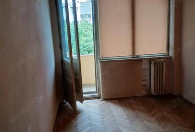 Apartament cu 3 camere decomandat în Andrei Mureșanu - 2