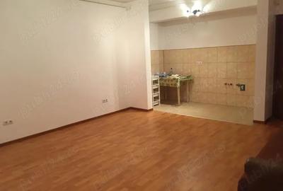 Apartament spa?ios cu o camera, balcon ?i doua garaje subterane Str. Republicii 99, Baia Mare - 2