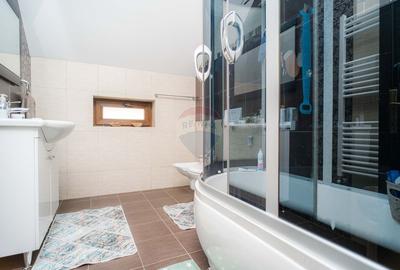 0% Comision - VILA de LUX de vanzare - Cu iaz natural - 20