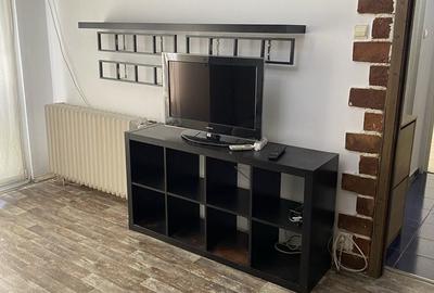 Apartament cu 3 camere semidecomandat în Titan - 1