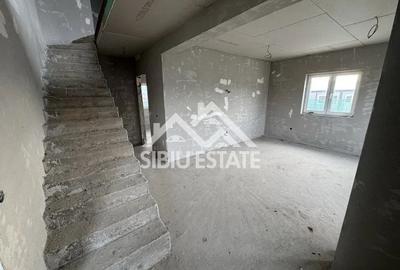 Duplex cu 4 camere cu Canalizare în Mohu - 5