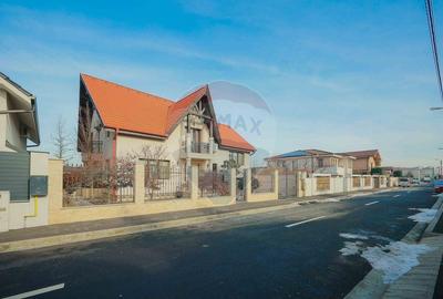 Casă 5 camere cu garaj, 230 mp utili, teren 503 mp, Nufărul, Oradea - 24