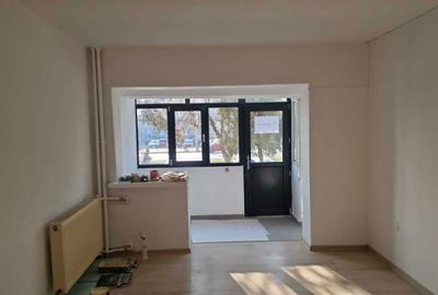 Apartament cu 3 camere decomandat în 1 Mai - 7