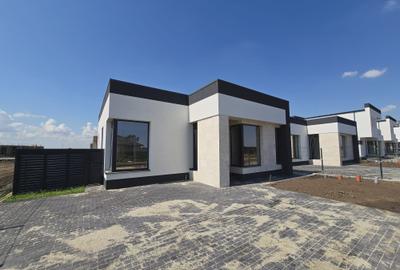 Casa parter 3 camere - 2 bai - apa curenta- incalzire pardoseala- str asfaltata