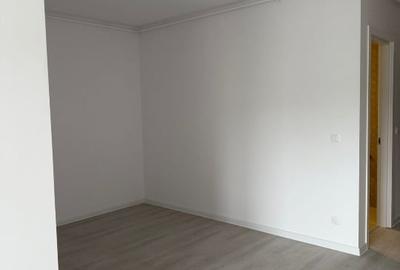 Garsoniera cu terasa mare, loc de parcare subteran, metrou Republica - 2