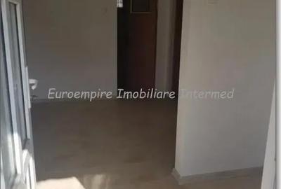 Casă cu 2 camere cu Teren 100 Mp în Brătianu - 2