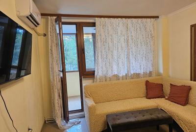 Apartament cu 3 camere semidecomandat în Central - 1