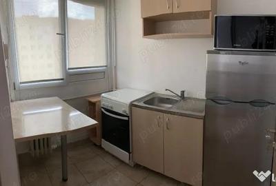 Garsoniera dristor-metrou la scara blocului-modern - 4