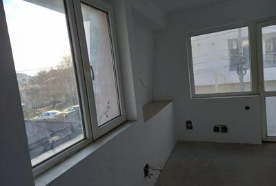 Casă cu 6 camere cu Teren 300 Mp în Central - 2