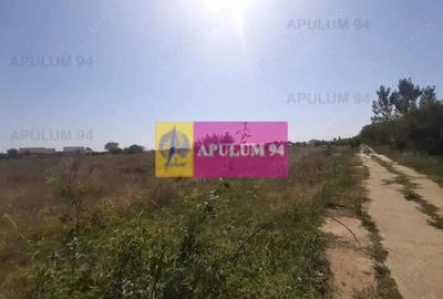 Teren de 1730 mp, în 1 Decembrie - 2