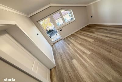 Casă cu 4 camere cu Teren 320 Mp în Sântion - 2