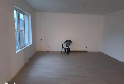 Casă cu 5 camere cu Teren 330 Mp în Central - 2