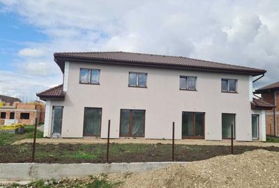 Casă cu 4 camere în Șura Mică - 6