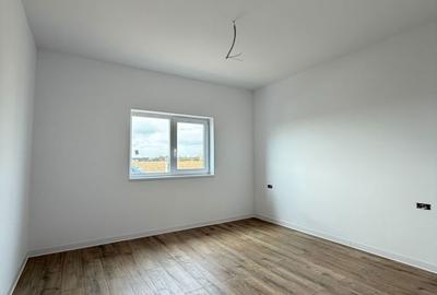 Casă cu 3 camere cu Teren 250 Mp în Moșnița Nouă