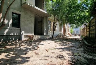 Casă individuală cu 7 camere în Eminescu