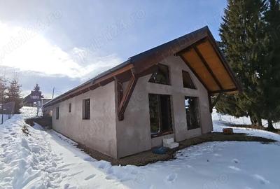 Casă cu Teren 984 Mp în Piatra - 5