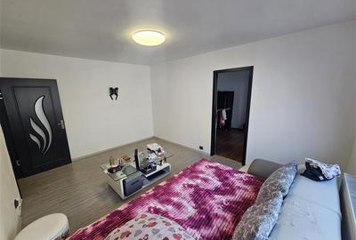 Apartament cu 2 camere nedecomandat, mobilat în Micro III - 13