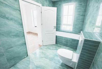 Casă cu 4 camere cu Teren 613 Mp în Central - 2