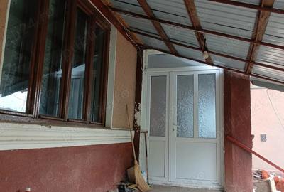 Casa de vanzare (parter + etaj) - 3