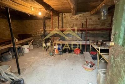 Casă cu 5 camere cu Teren 1990 Mp în Adunați - 18