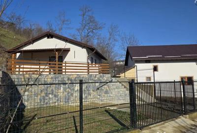 Casă cu 3 camere cu Teren 1890 Mp în Central - 10