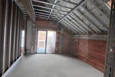 Casă cu 4 camere în 1 Decembrie - 2