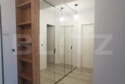 Apartament cu 3 camere semidecomandat în Calea Severinului