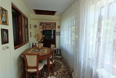 Casă cu 4 camere cu Teren 2200 Mp în Pianu - 2