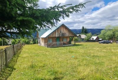 Casa de vanzare cu teren de 1000 metri patrati, detalii in privat - 1