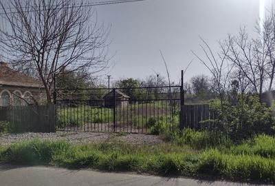 Teren de 2566 mp, în Romanu - 3