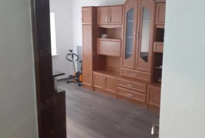Apartament cu 2 camere de vanzare (particular) ideal activitate comerciala
