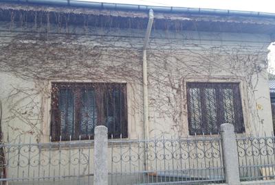 Municipiul Calarasi , ultracentral, casa , teren 300 mp, 100000 Euro - 2