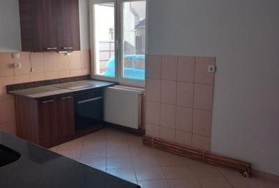 Casă cu 4 camere în Central - 10