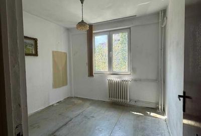 Apartament cu 3 camere semidecomandat în Drumul Găzarului - 1
