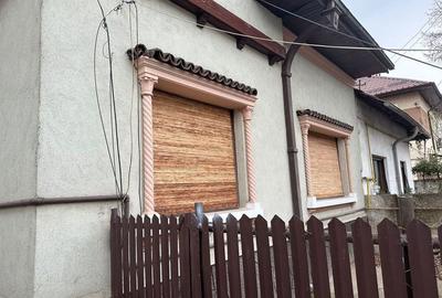 Casă cu 2 camere în 1 Mai - 10