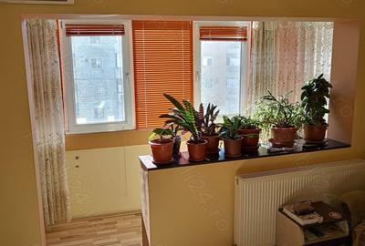 Apartament cu 3 camere decomandat în Râmnicu Sărat - 1