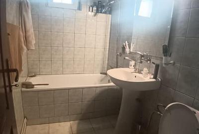 Zona Centrul Vechi-Piata , 3 camere - 3