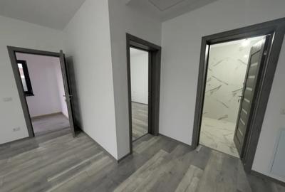 Casă cu 3 camere cu Teren 300 Mp în Central - 1