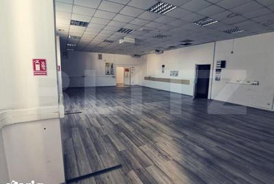 Spațiu comercial, de 1,672 mp, în Central - 16