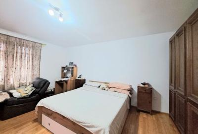 Casa individuala spatioasa, renovata total pe parter I Recas - 16