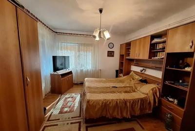 Casă spațioasă cu 6 camere și teren1000mp - Frumușani, DN4 - 7