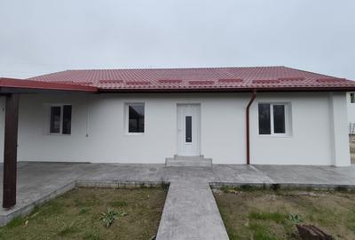 FARA COMISIOANE aproape de asfalt casa cu 3 camere PARTER pod terasa camera tehn - 1